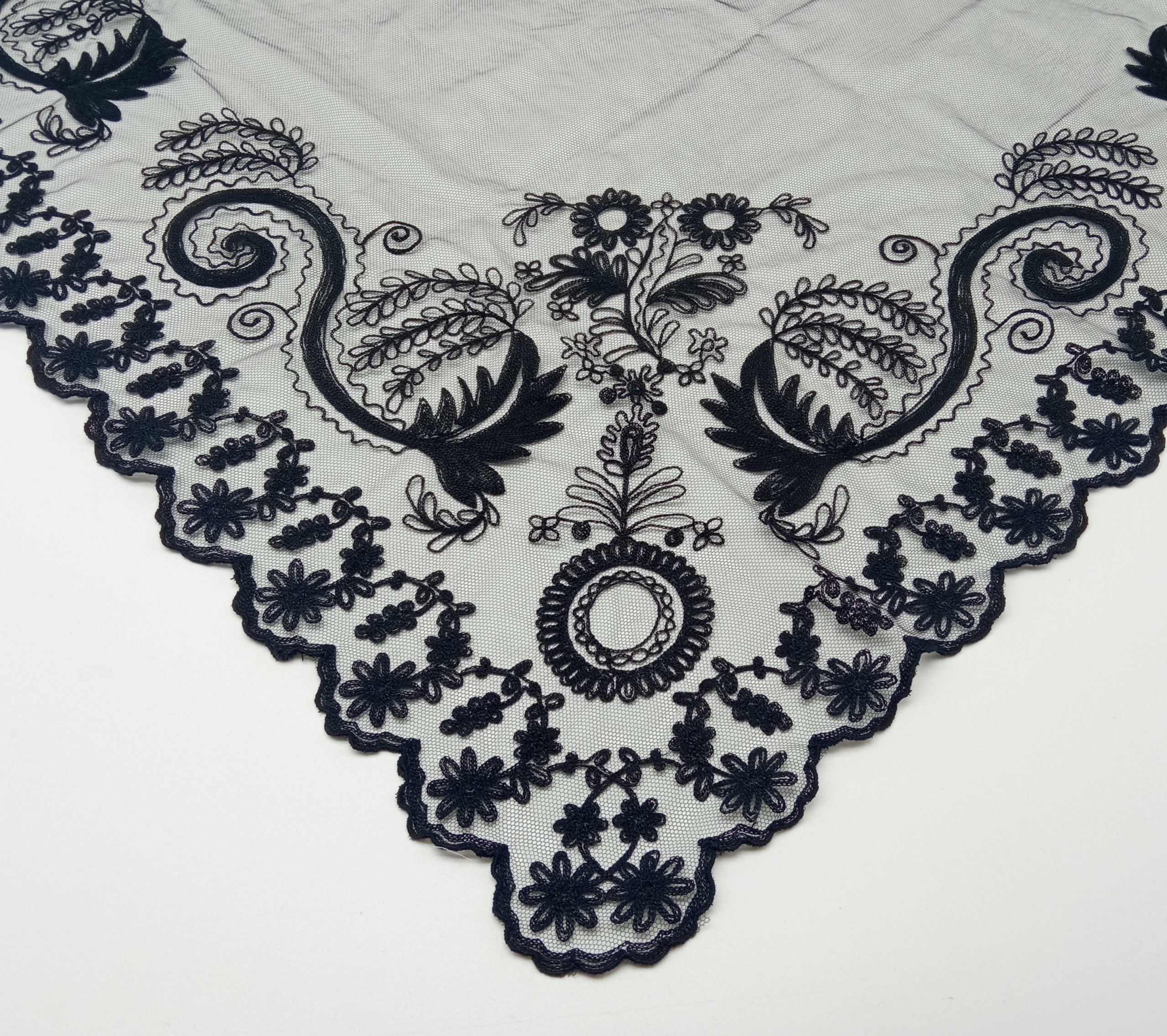 Conjunto delantal y manteleta NEGRO 604TUL - Imagen 3