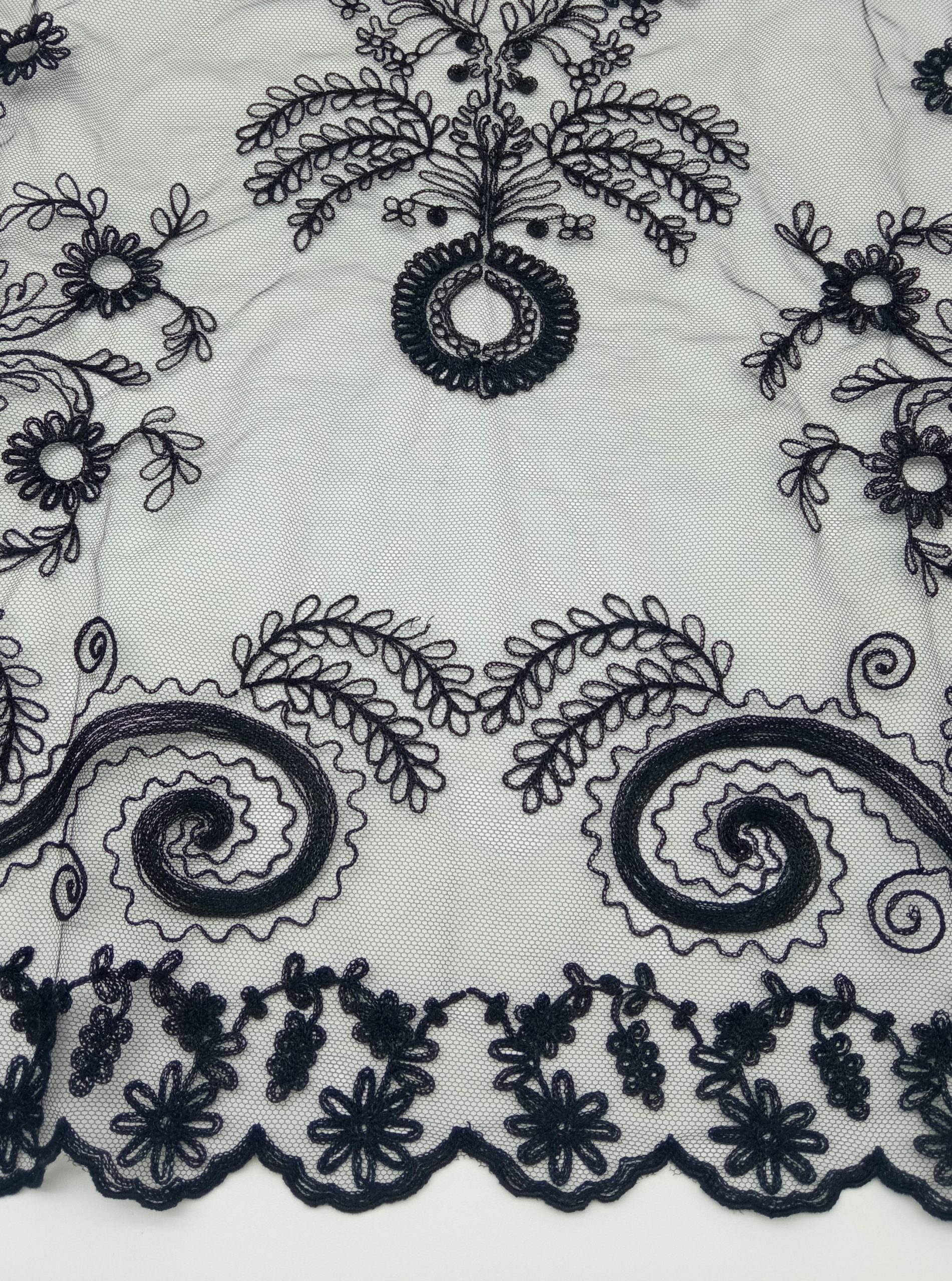Conjunto delantal y manteleta NEGRO 604TUL - Imagen 4